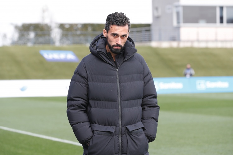 九游app-罗马诺：阿韦洛亚能带来冠军则继续执教，否则皇马今夏将另觅新帅