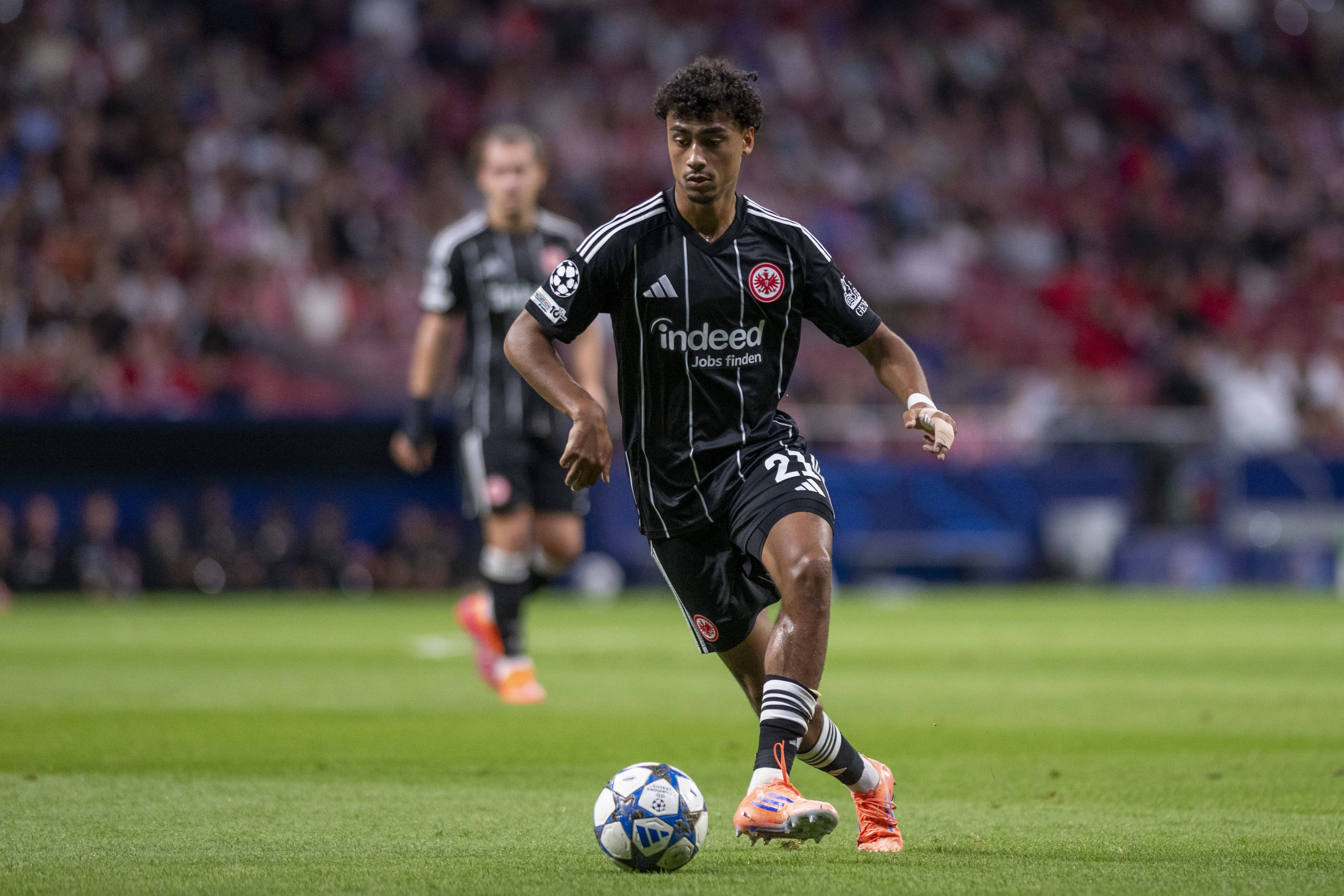 九游官网登录入口-德天空：利物浦考察法兰克福后卫布朗，对方要价至少6000万欧