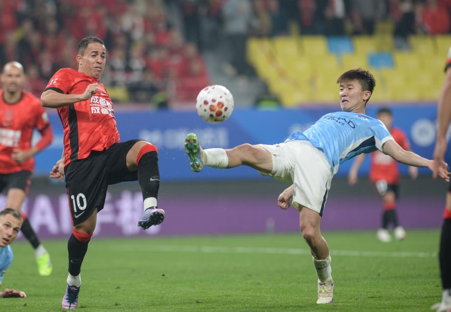 中超揭幕战 成都蓉城主场5-1大胜深圳新鹏城