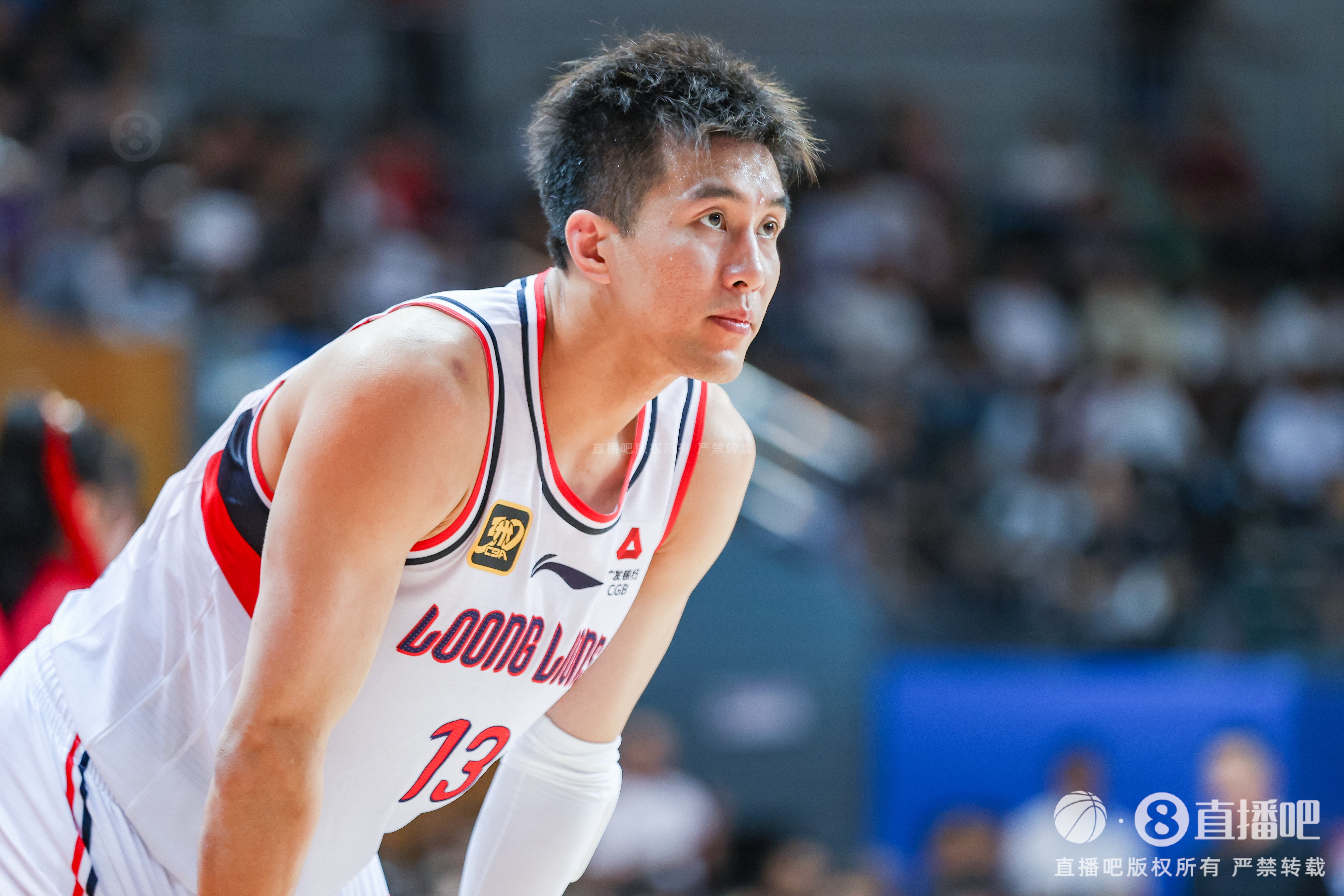 在线娱乐-郭艾伦及家人遭熟人诈骗千万！媒体人：球员投资确实要谨慎